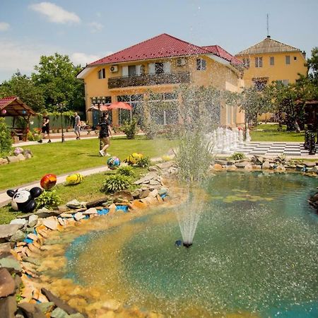 Beauty Complex Hotel แบรฮอฟ ภายนอก รูปภาพ