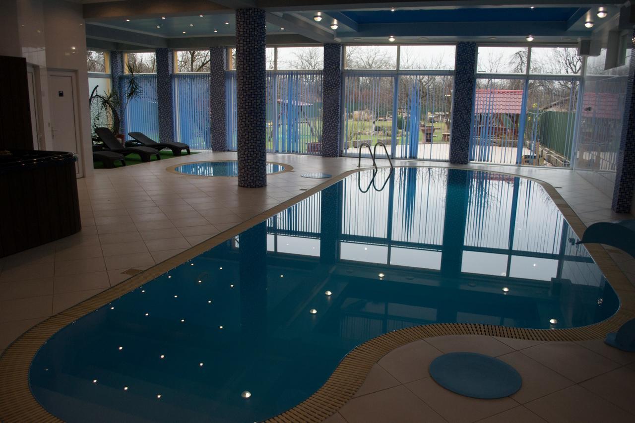 Beauty Complex Hotel แบรฮอฟ ภายนอก รูปภาพ