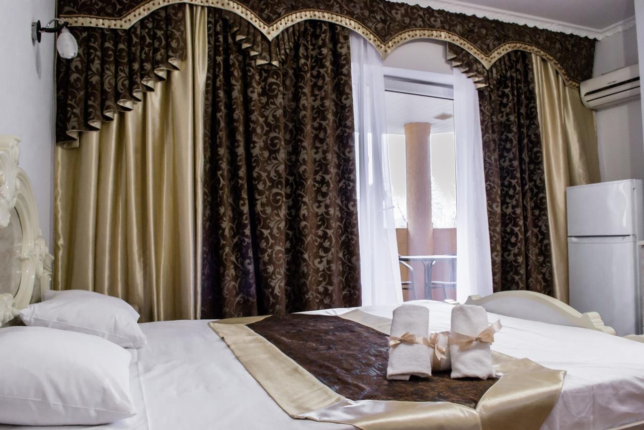 Beauty Complex Hotel แบรฮอฟ ภายนอก รูปภาพ