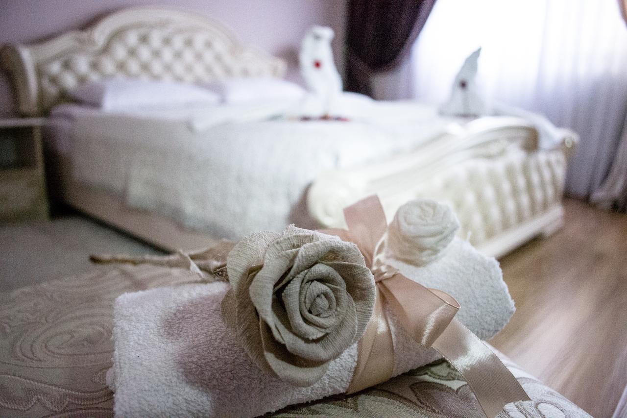 Beauty Complex Hotel แบรฮอฟ ภายนอก รูปภาพ
