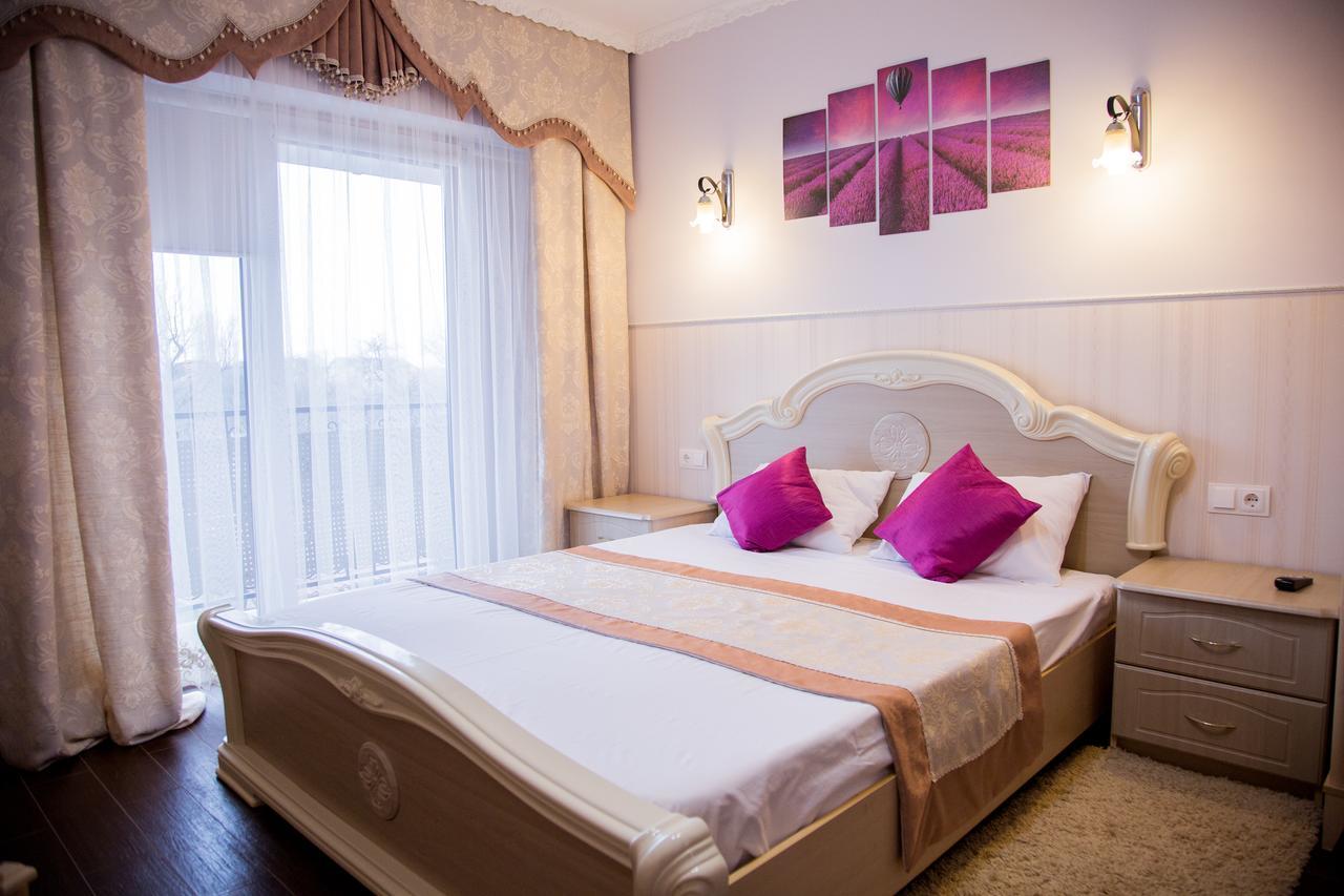 Beauty Complex Hotel แบรฮอฟ ภายนอก รูปภาพ