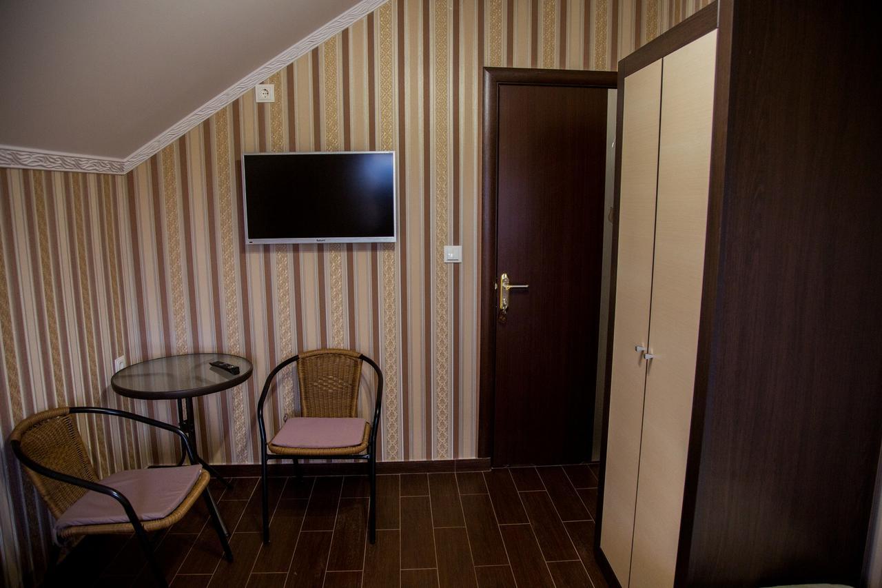 Beauty Complex Hotel แบรฮอฟ ภายนอก รูปภาพ