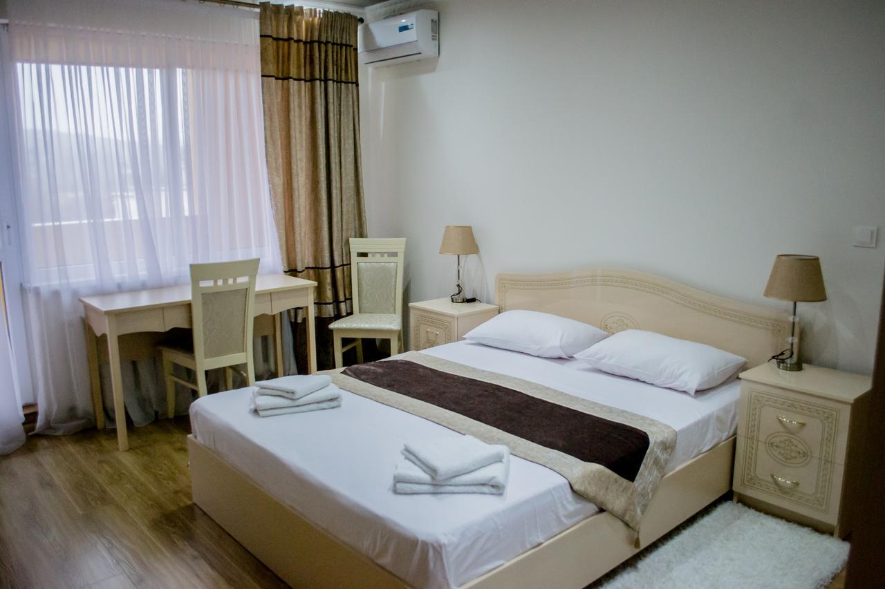Beauty Complex Hotel แบรฮอฟ ภายนอก รูปภาพ