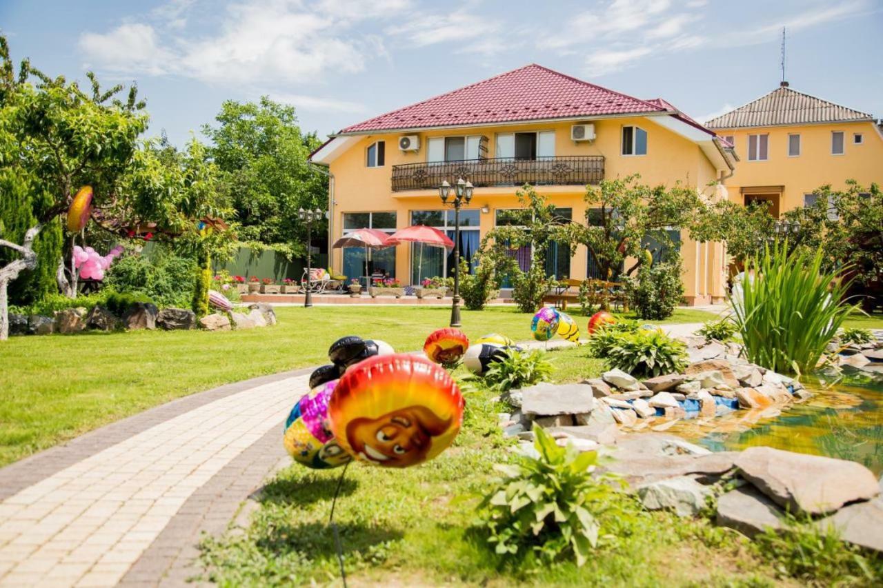 Beauty Complex Hotel แบรฮอฟ ภายนอก รูปภาพ